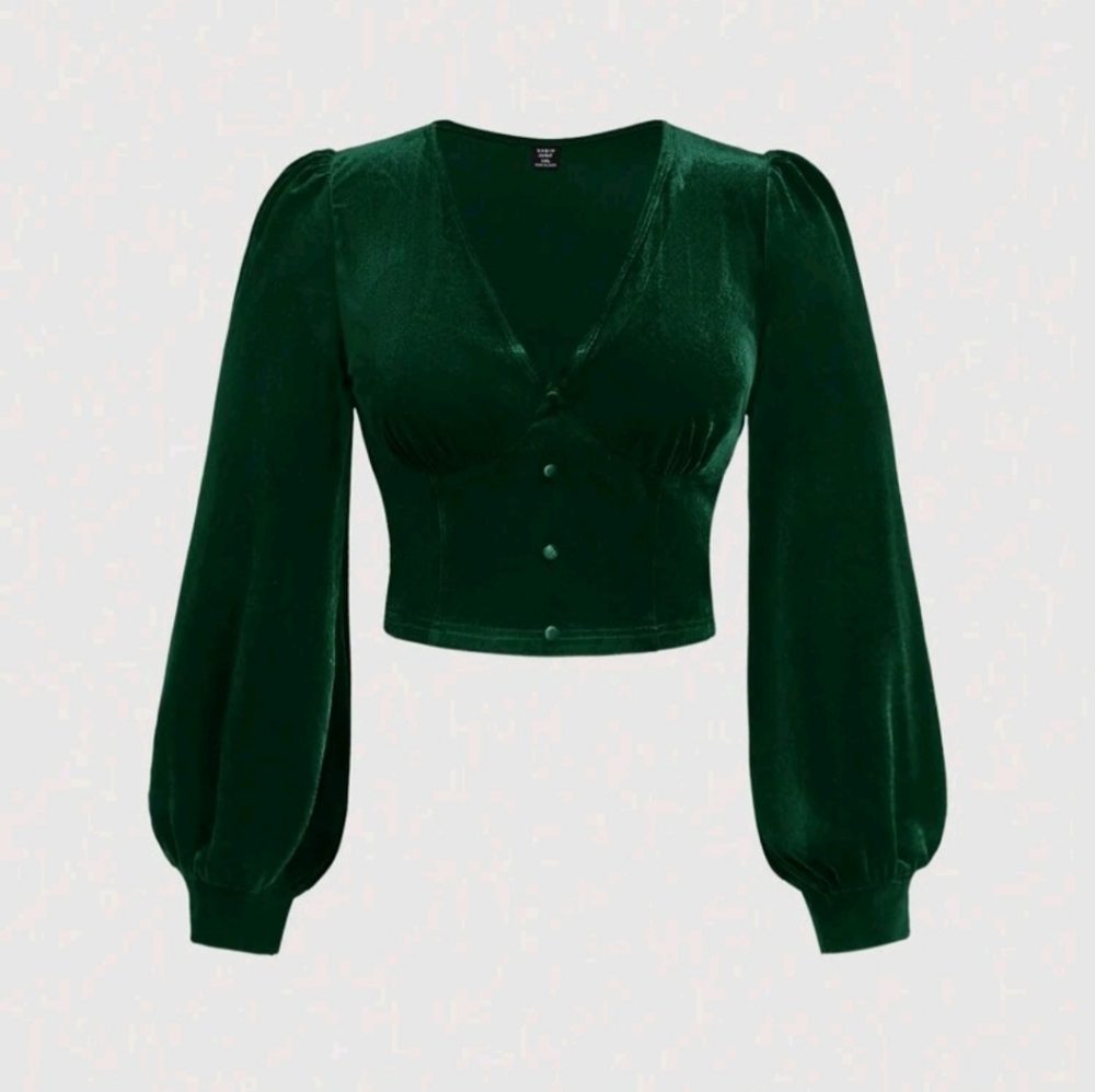 Long Sleeve Velvet Deep V-Neck Crop Top 💚